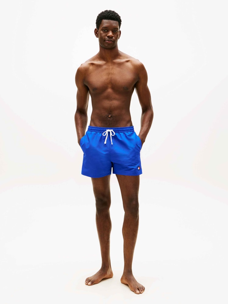 Short Médio Cordão de Ajuste Liso