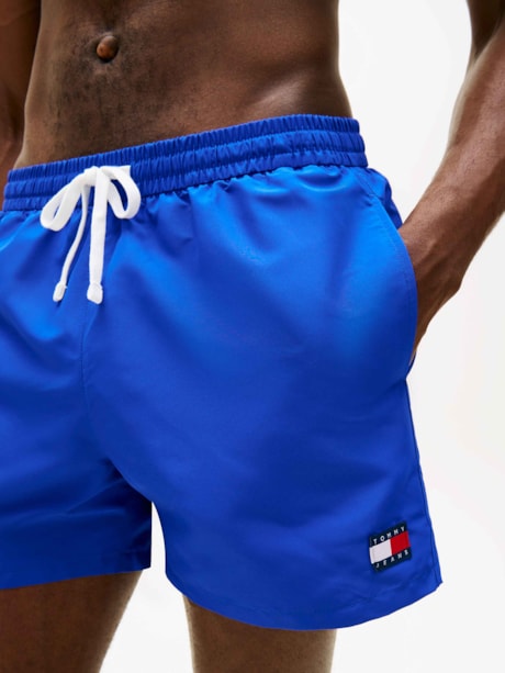 Short Médio Cordão de Ajuste Liso