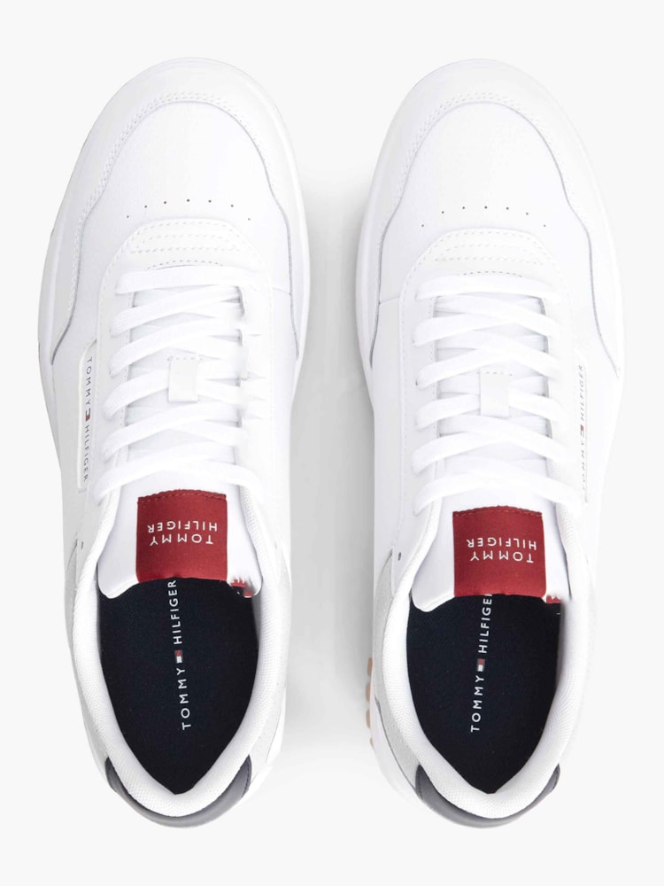 Tênis Basketball com Solado Cleat e Couro