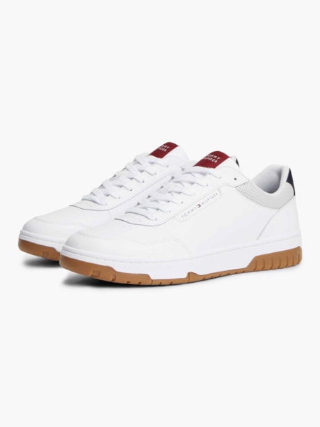 Tênis Basketball com Solado Cleat e Couro