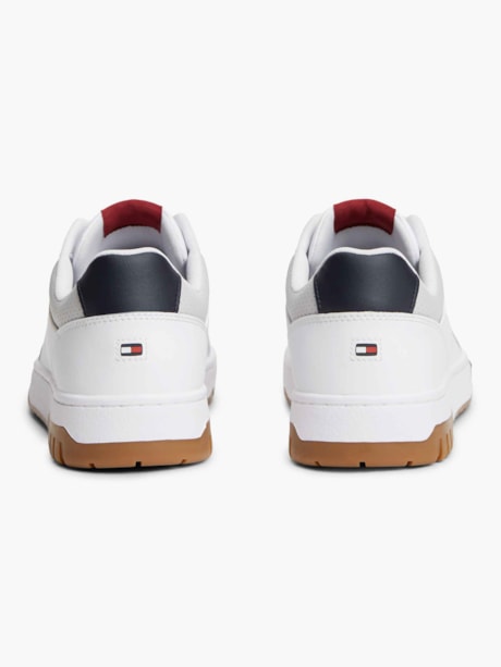 Tênis Basketball com Solado Cleat e Couro
