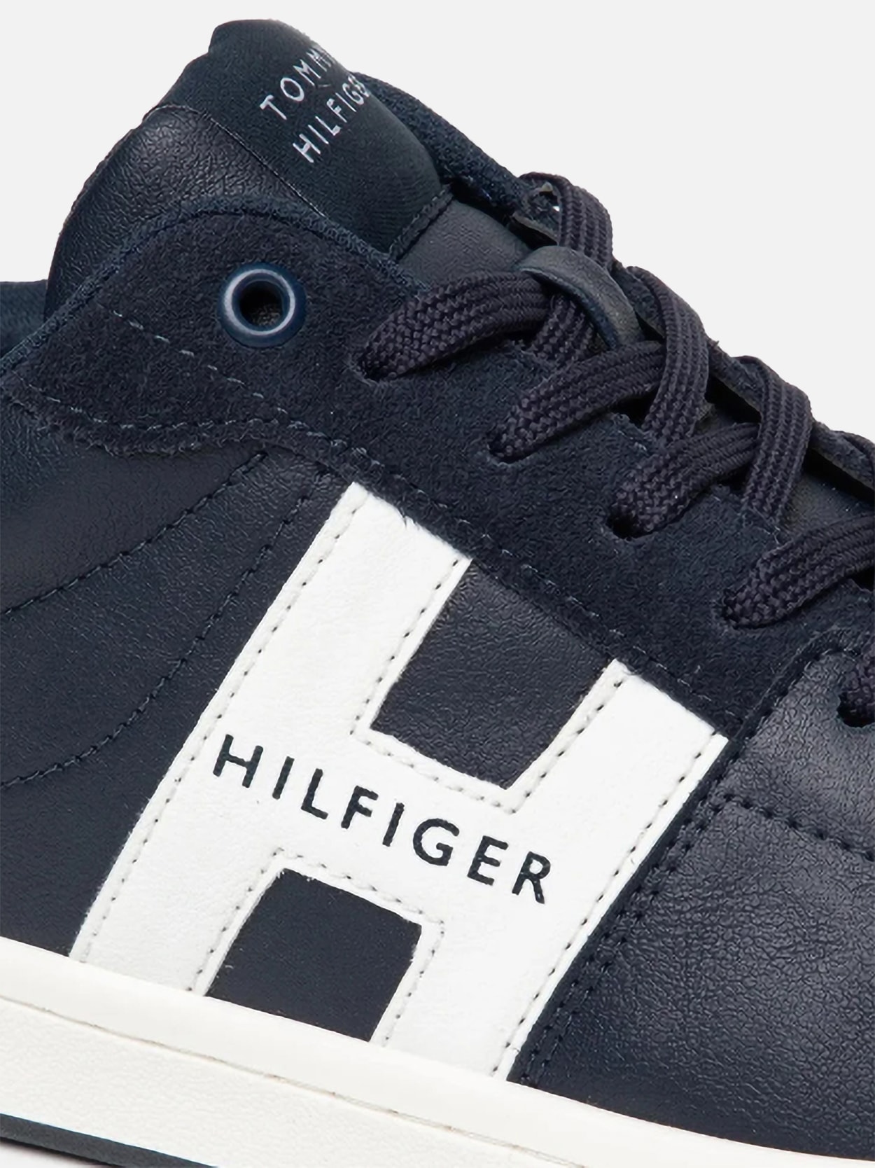Tênis com Detalhe Lateral TH Tommy Hilfiger