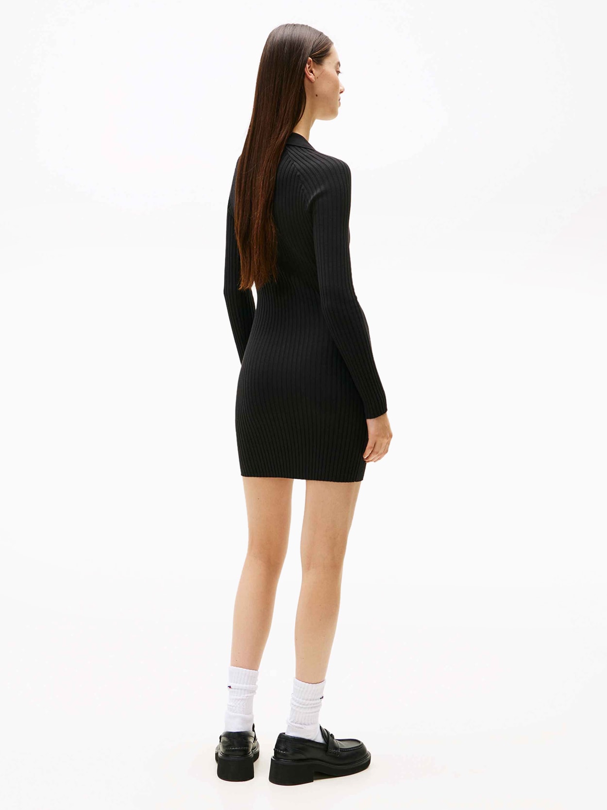 Vestido Decote V de Tricot Canelado