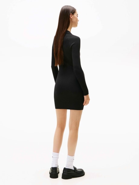 Vestido Decote V de Tricot Canelado